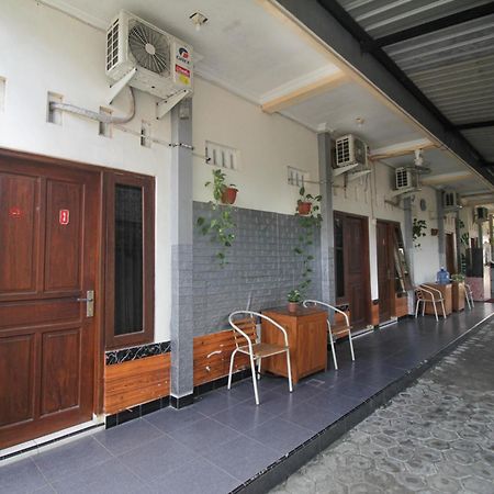 Super Oyo Capital O 2258 Santana Syariah Guest House Kartosuro Екстериор снимка