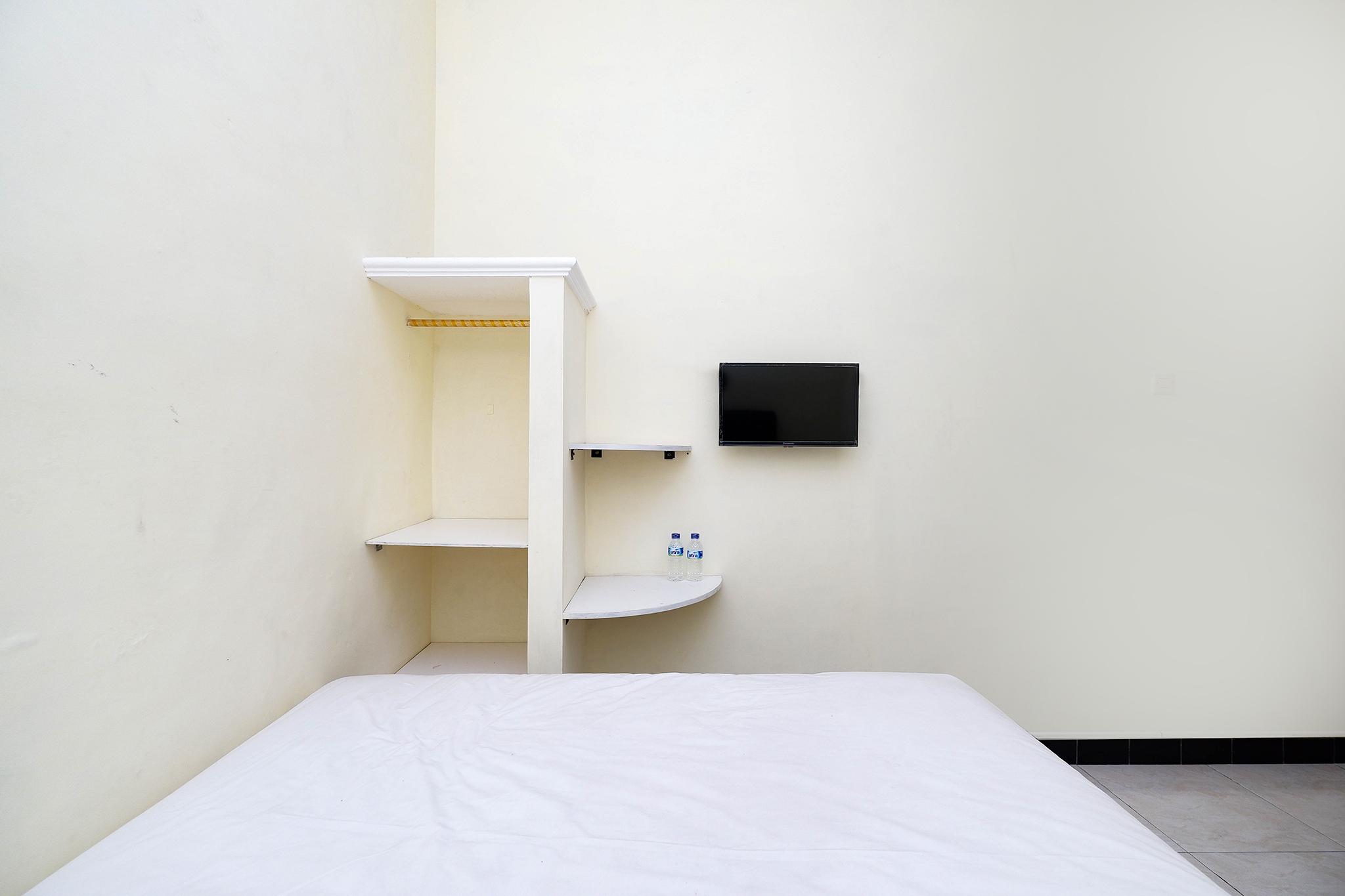 Super Oyo Capital O 2258 Santana Syariah Guest House Kartosuro Екстериор снимка
