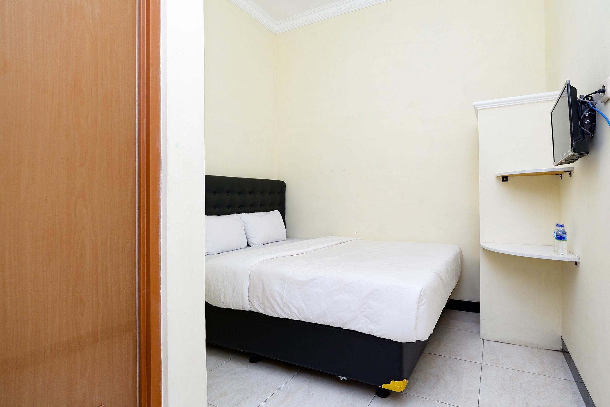 Super Oyo Capital O 2258 Santana Syariah Guest House Kartosuro Екстериор снимка