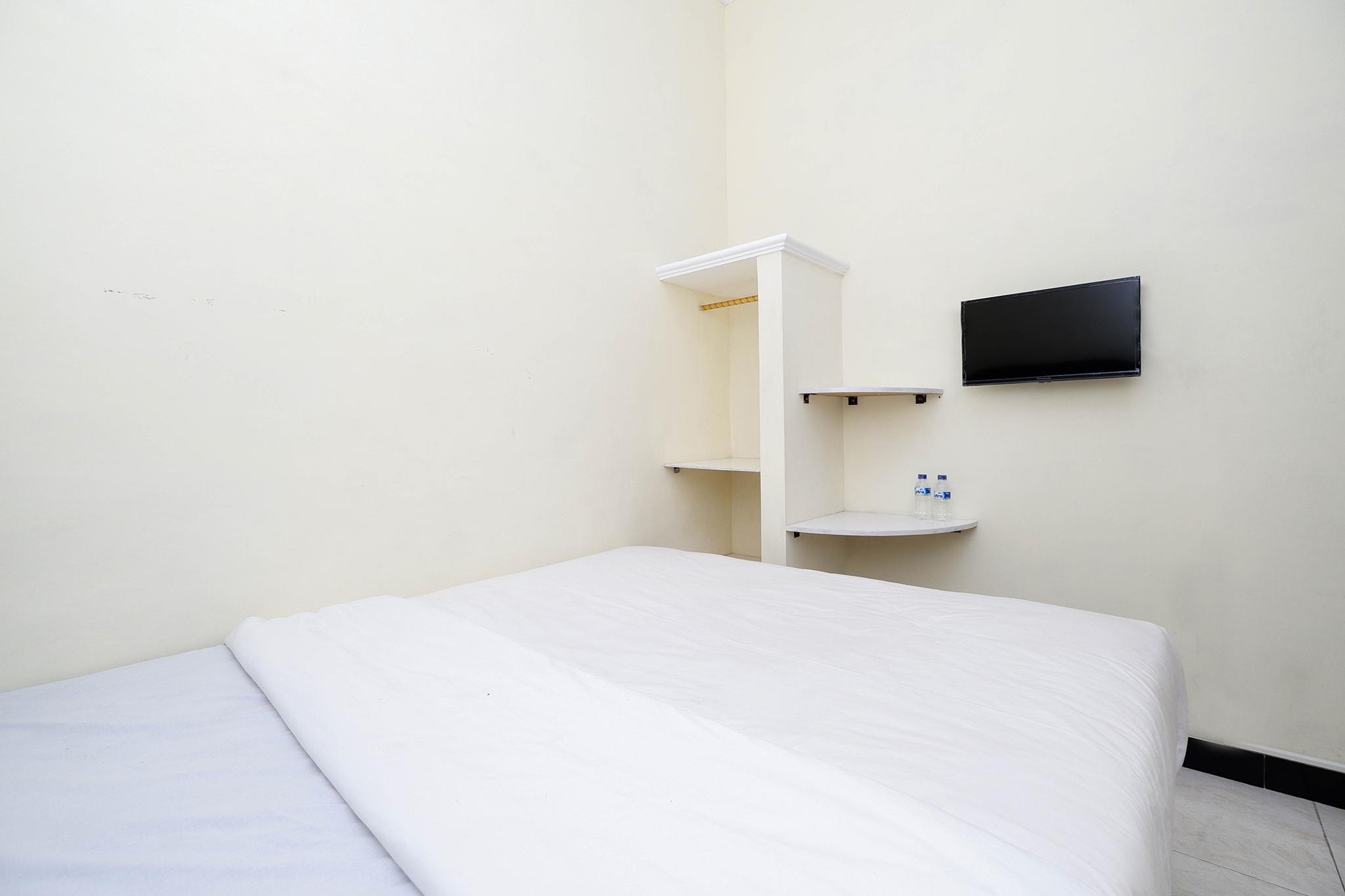 Super Oyo Capital O 2258 Santana Syariah Guest House Kartosuro Екстериор снимка
