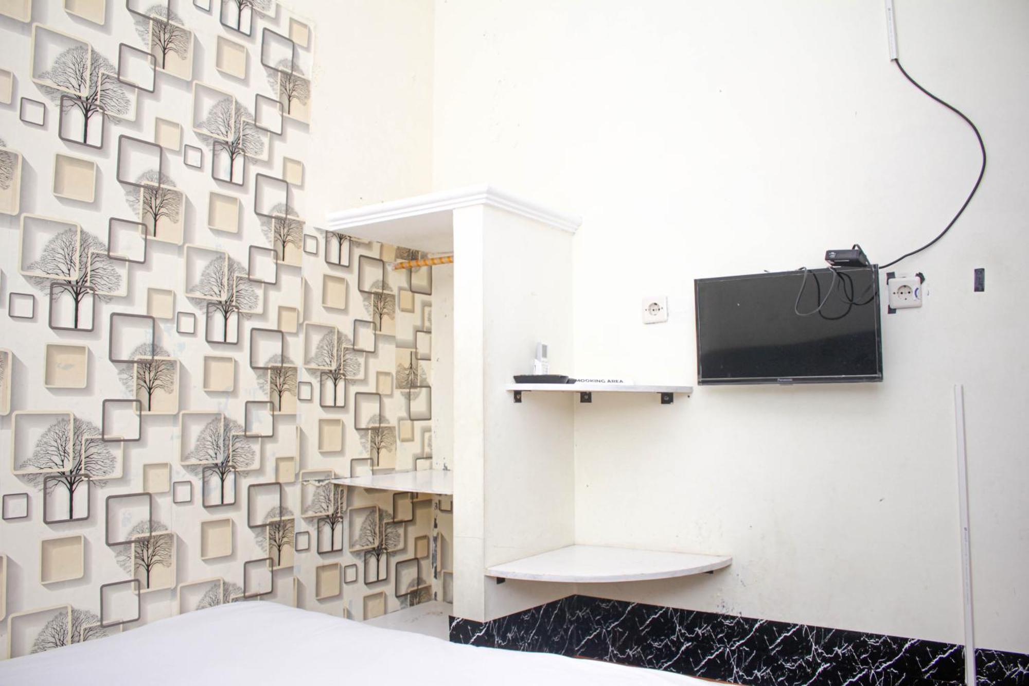Super Oyo Capital O 2258 Santana Syariah Guest House Kartosuro Екстериор снимка