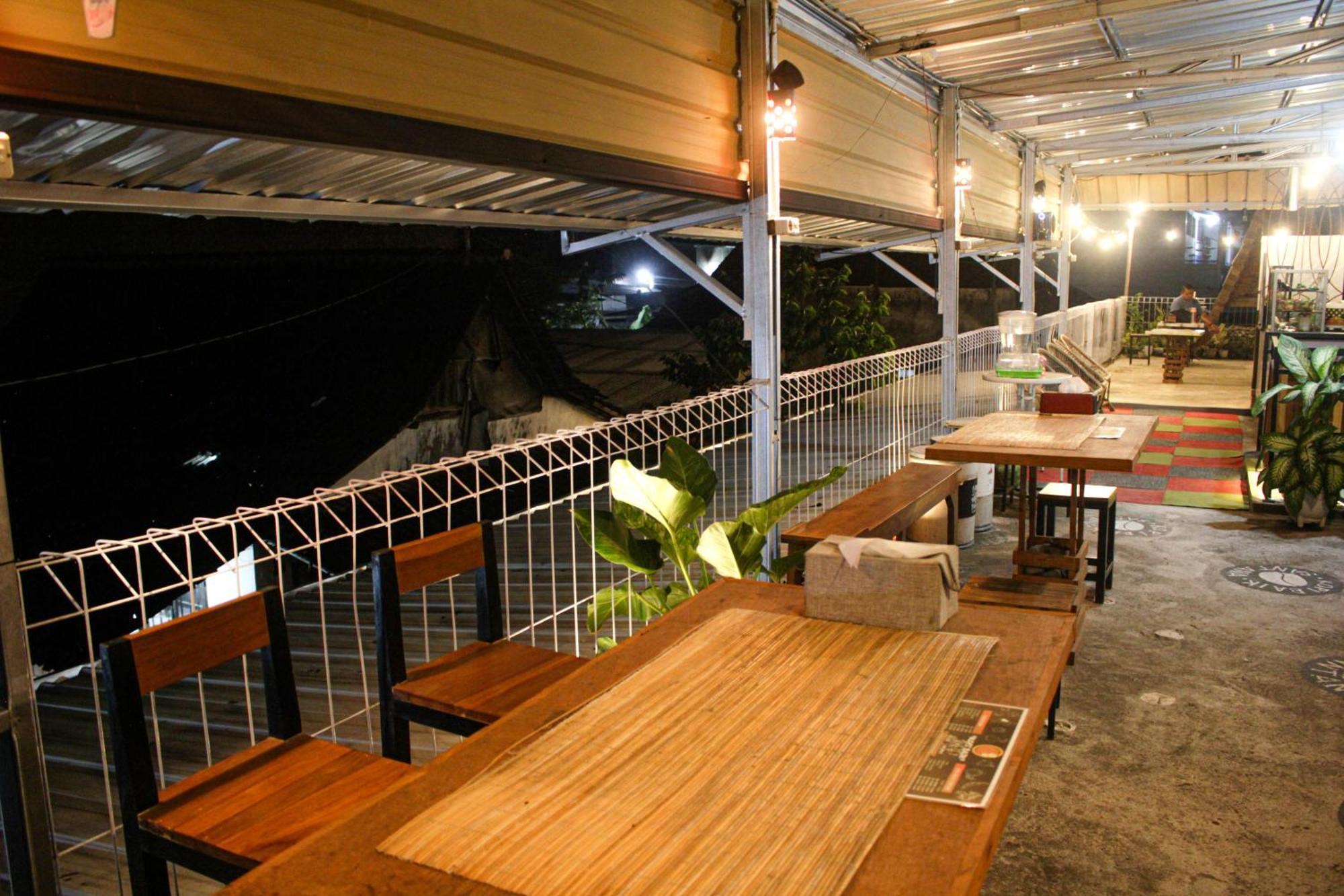 Super Oyo Capital O 2258 Santana Syariah Guest House Kartosuro Екстериор снимка