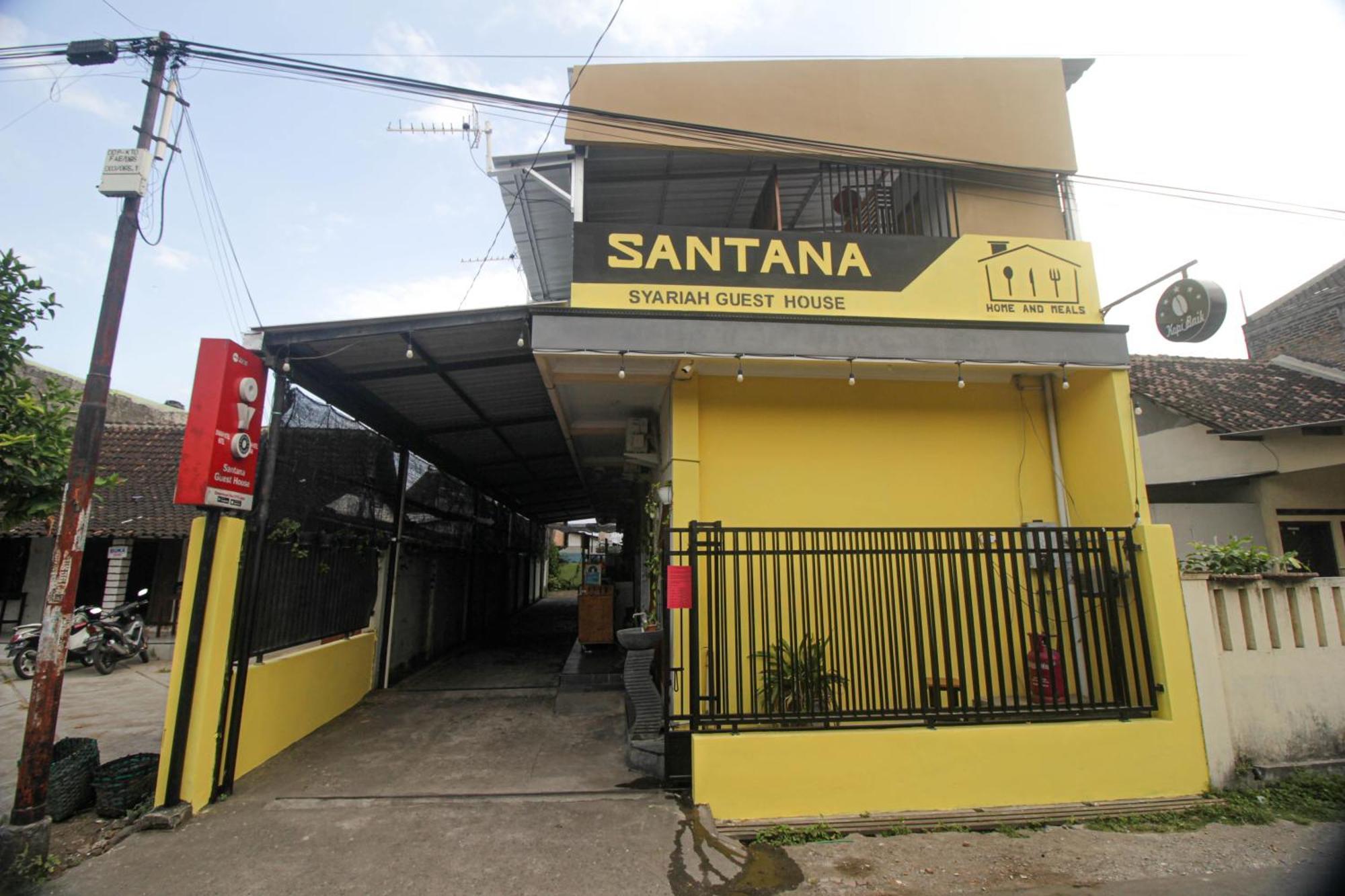 Super Oyo Capital O 2258 Santana Syariah Guest House Kartosuro Екстериор снимка