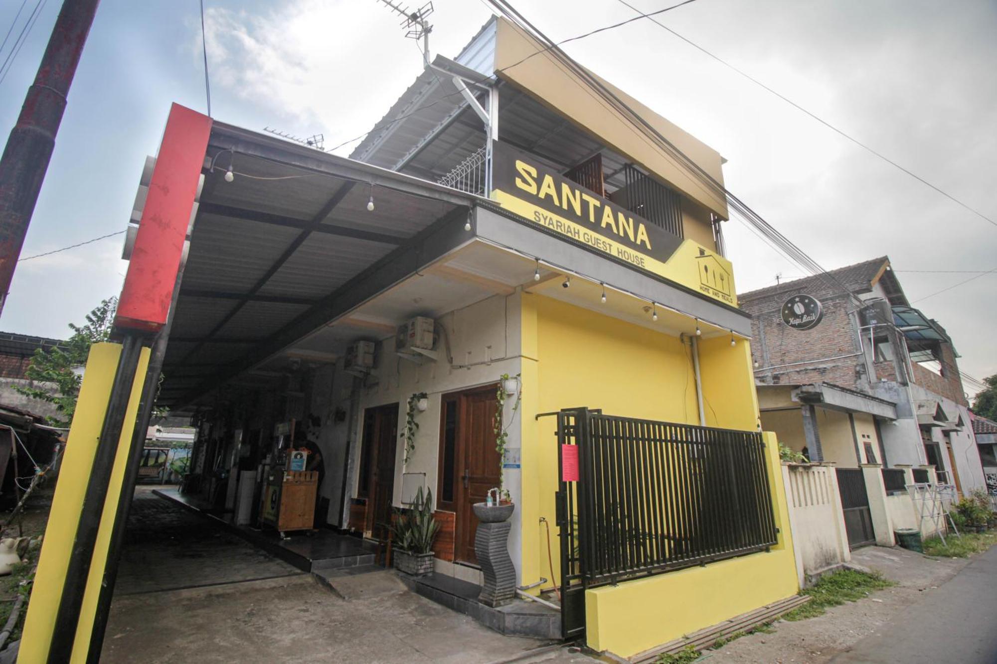 Super Oyo Capital O 2258 Santana Syariah Guest House Kartosuro Екстериор снимка