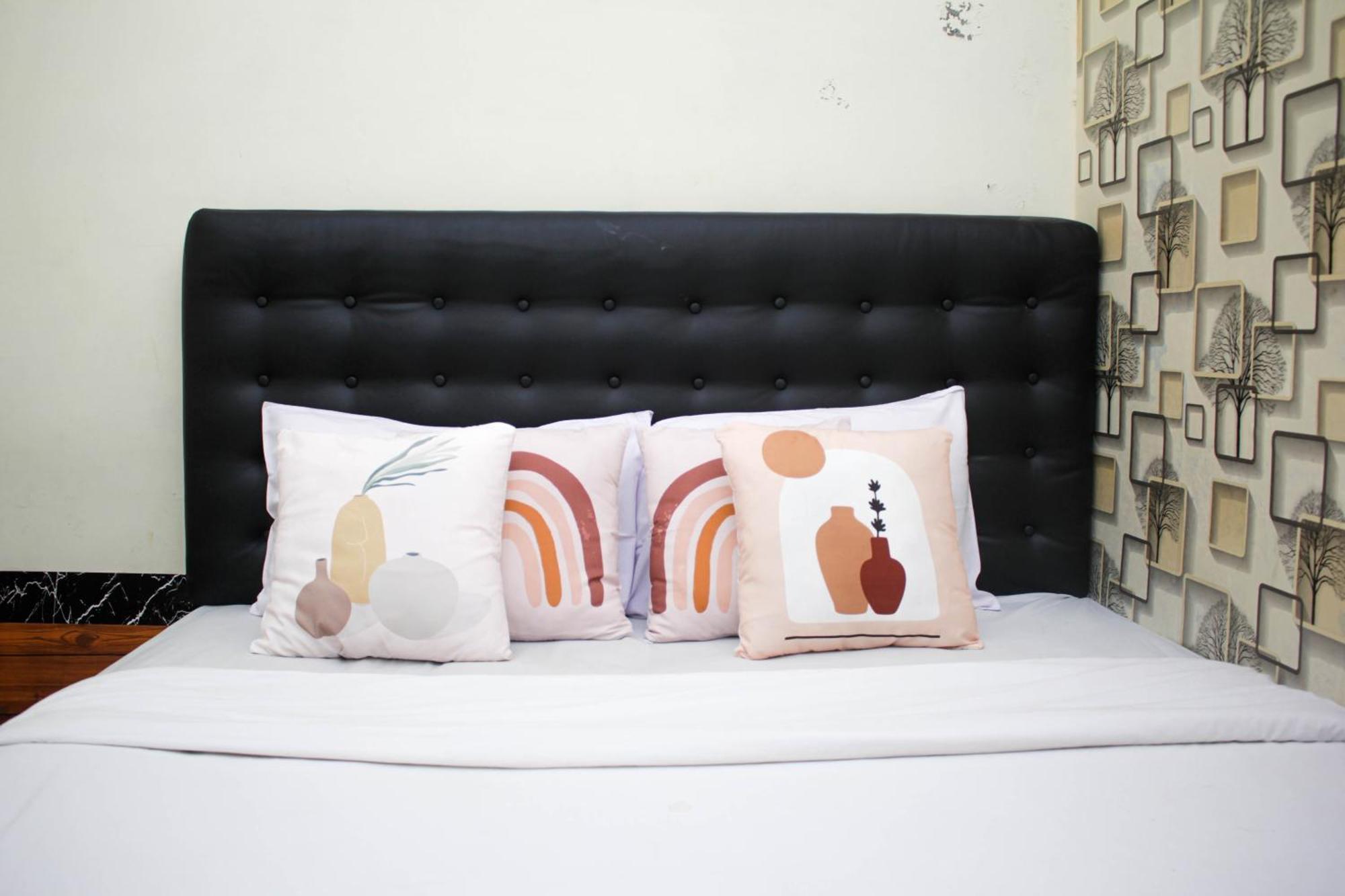 Super Oyo Capital O 2258 Santana Syariah Guest House Kartosuro Екстериор снимка